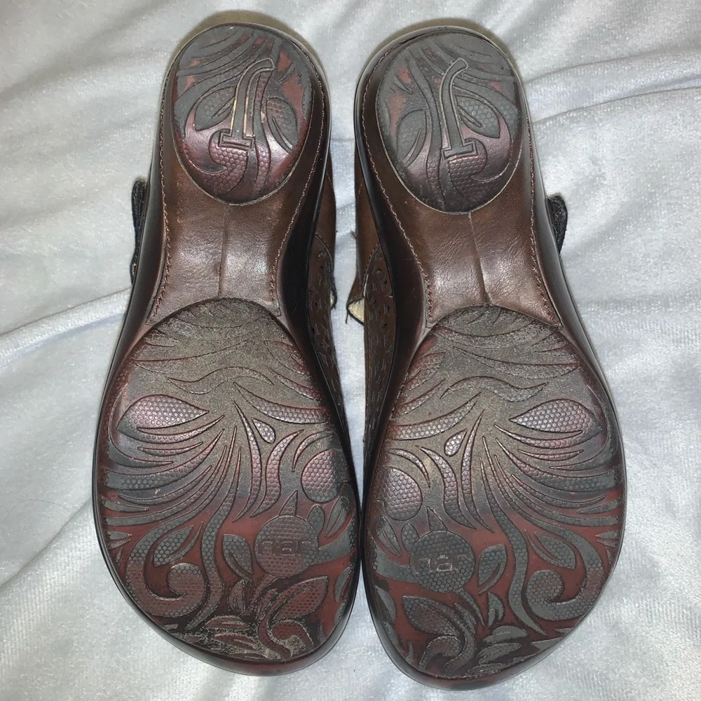 JBU Jambi Brown alicante Mary Jane laser cut Heels size 8.5 double layer vegan - Picture 3 of 8